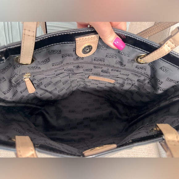 Michael Kors Patent Leather Black Tote Bag - Picture 4 of 7